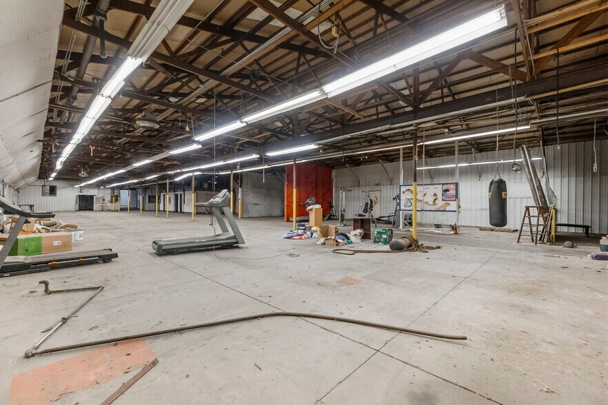 More Photos Of 155 1st St, Winthrop Warehouse For Lease