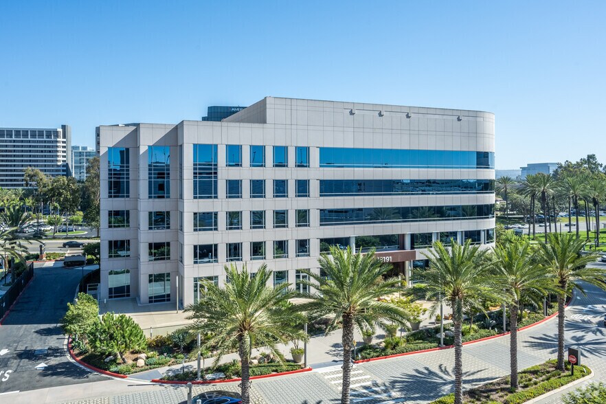 More Photos Of 18101 Von Karman Ave, Irvine Unknown For Lease