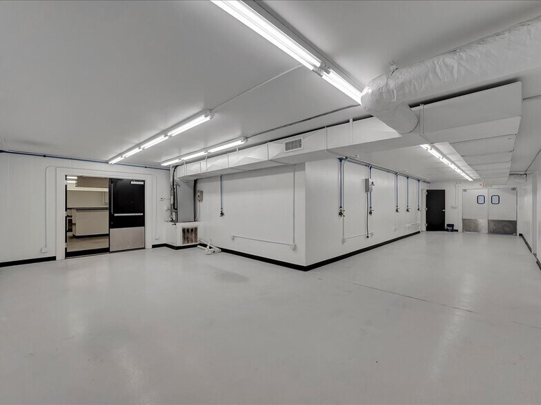 More Photos Of 3804 South St, Nacogdoches Warehouse For Sale