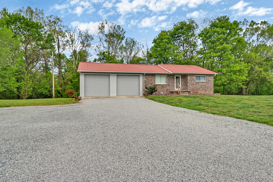 More Photos Of 148 Porter Ln, Spring City Specialty For Sale