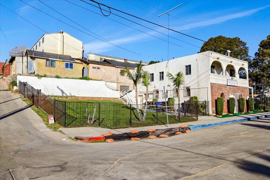 More Photos Of 540 27th St, San Diego Storefront Retail Office For Sale