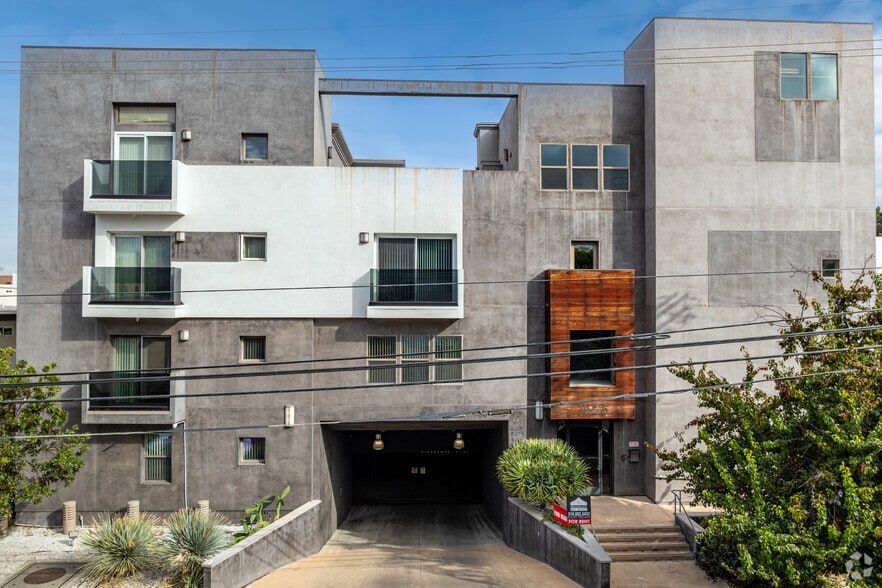 More Photos Of 11925 Kling St, Valley Village Apartments For Sale