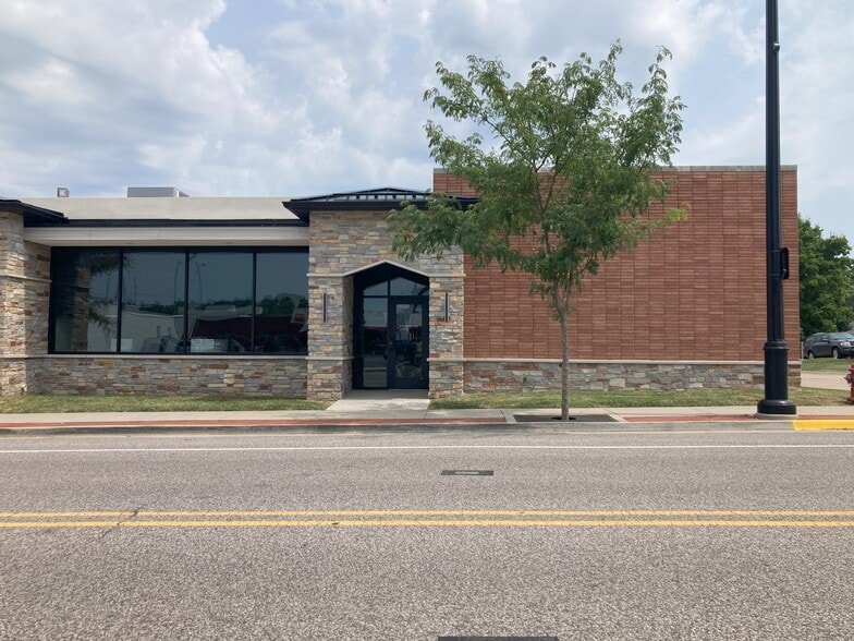 Primary Photo Of 216 N Main St, Columbia General Retail For Lease