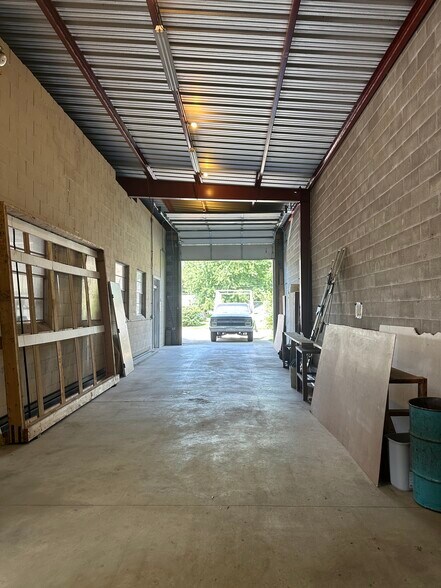 More Photos Of 625 N Calhoun St, Junction City Industrial For Sale