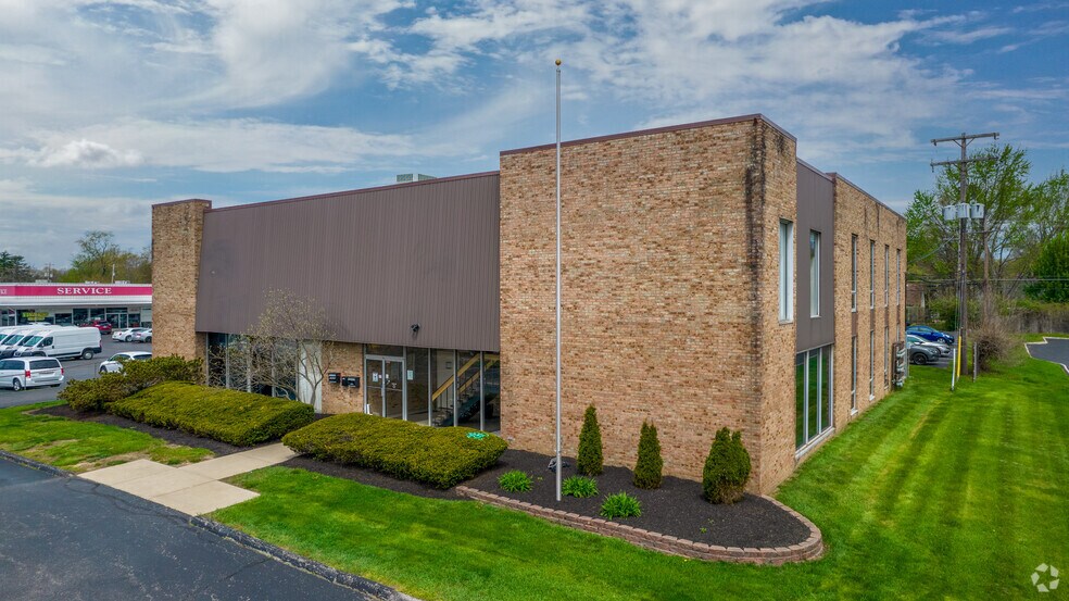 More Photos Of 5150 E Main St, Whitehall Office For Lease