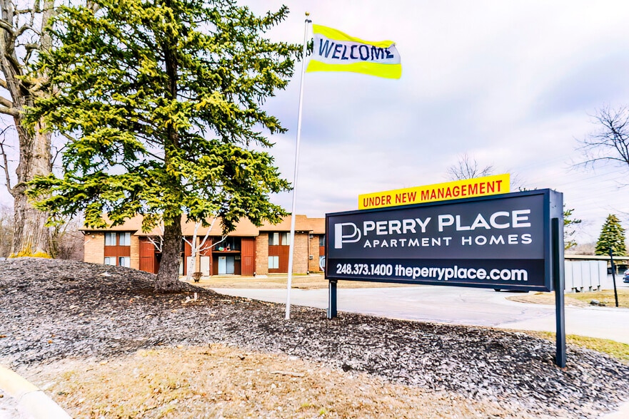 More Photos Of , Pontiac Multifamily For Sale