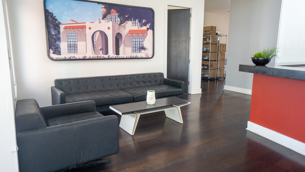 More Photos Of 106 Bagdad Ave W, Round Rock Office For Sale