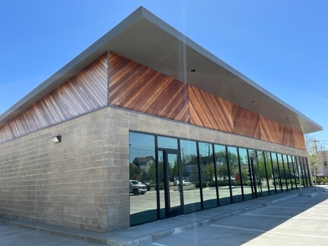 More Photos Of 2702 Yale St, Houston Freestanding For Sale