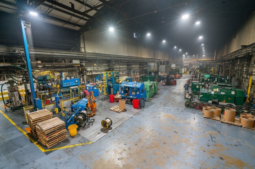 More Photos Of 621 Dana St NE, Warren Manufacturing For Lease