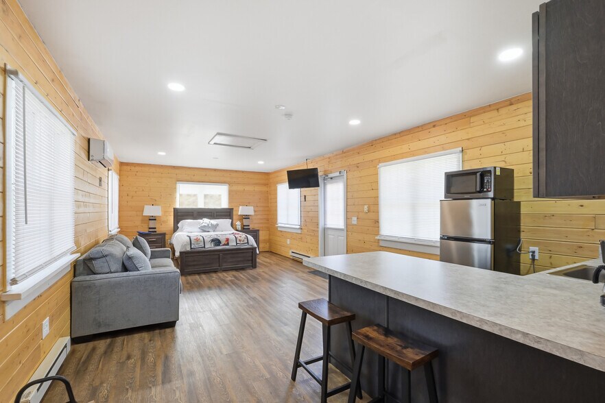 More Photos Of 89 Hunting Quarter Rd, Greenwood Trailer Camper Park For Sale