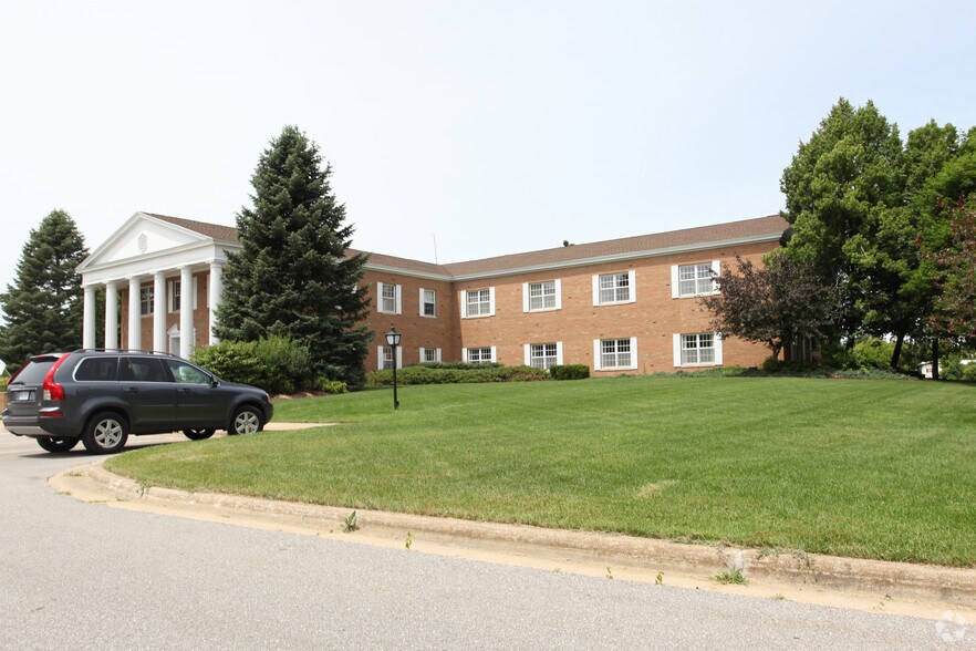 More Photos Of 933 E Main St, Fremont Office For Sale