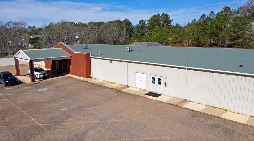 More Photos Of 3903 S Lamar Blvd, Oxford General Retail For Sale