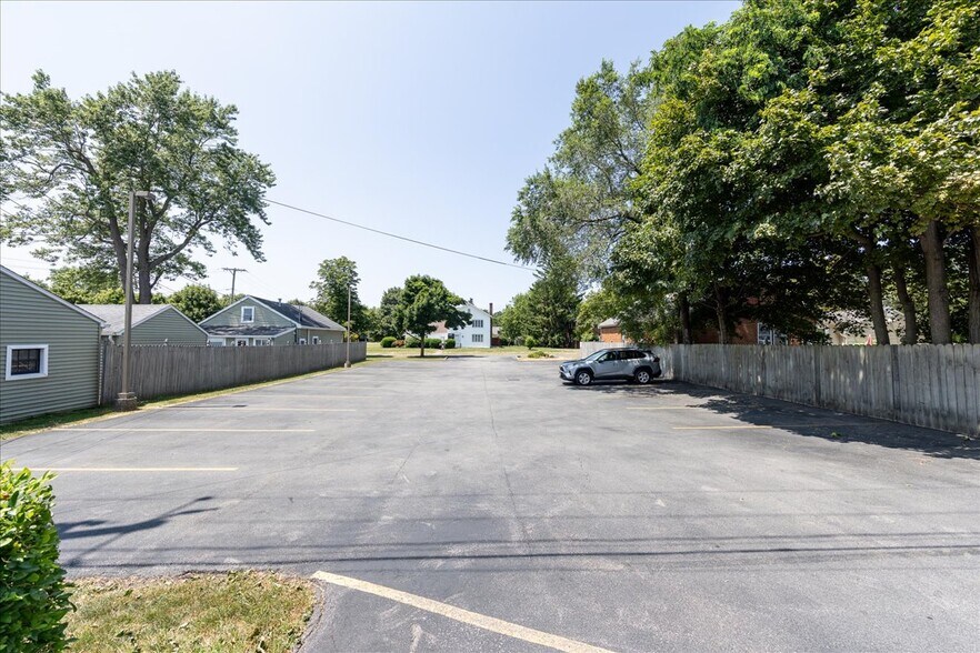 More Photos Of 7158 Transit Rd, Buffalo Freestanding For Sale