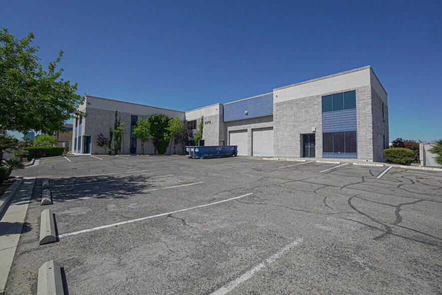 More Photos Of 3375 Aldebaran Ave, Las Vegas Warehouse For Sale