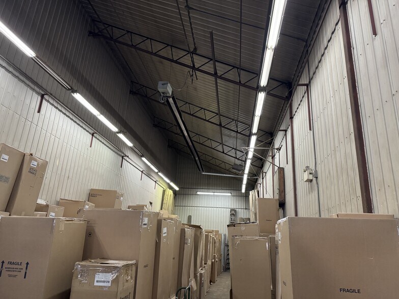 More Photos Of 215-223 Boul Ouest O, Maskinongé Industrial For Sale