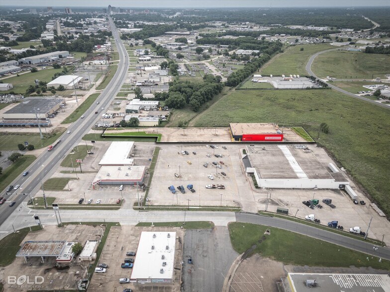 More Photos Of 1837 N Market St, Shreveport General Retail For Sale