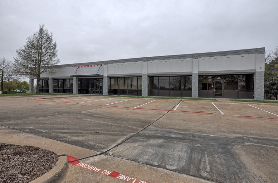 More Photos Of 701 HWY 32, Mesquite Freestanding For Lease