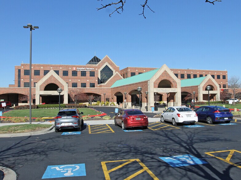 More Photos Of 1004 Carondelet Dr, Kansas City Medical For Lease