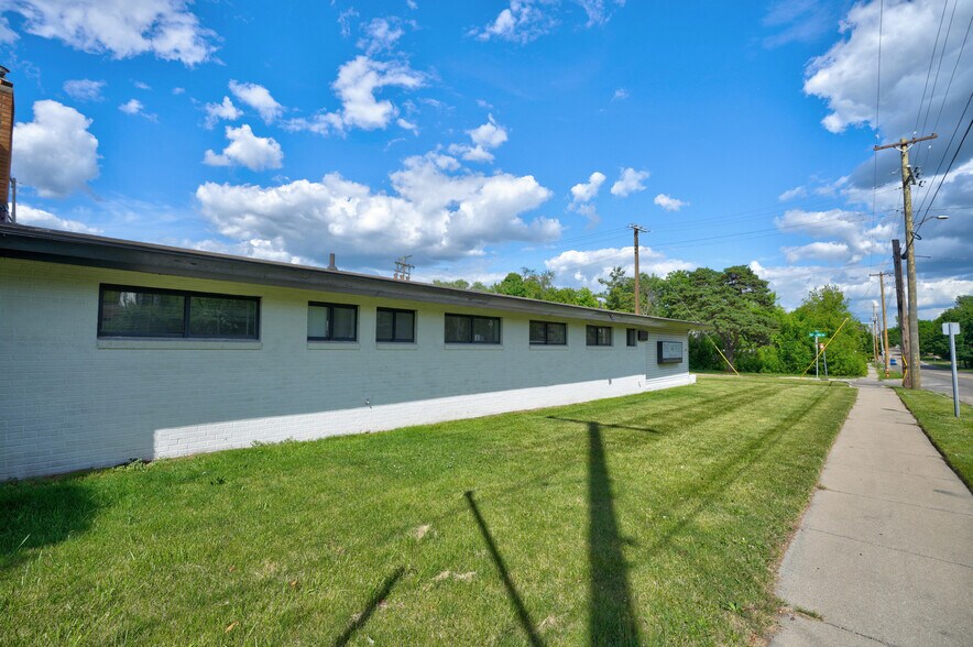 More Photos Of 2702 Flushing Rd, Flint Office For Sale