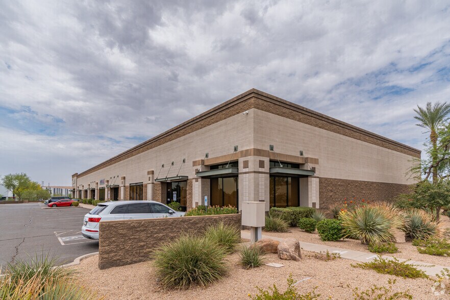 More Photos Of 7280 N Glen Harbor Blvd, Glendale Warehouse For Lease