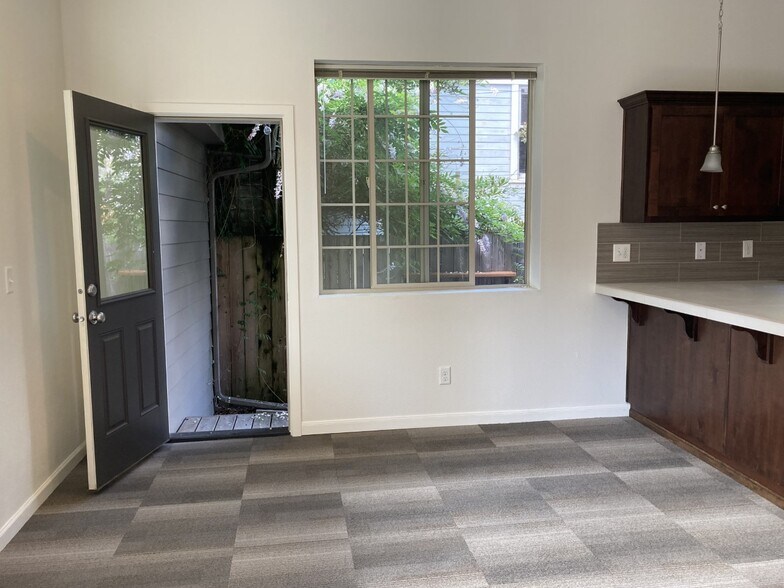 More Photos Of 3324 SE 11th Ave, Portland Apartments For Sale