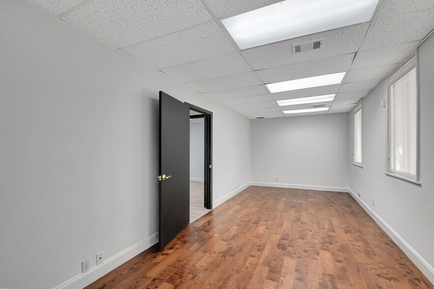 More Photos Of 101 N J St, Lake Worth Office For Lease