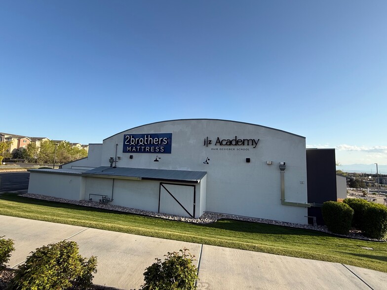 More Photos Of 537 W University Pky, Orem Freestanding For Lease