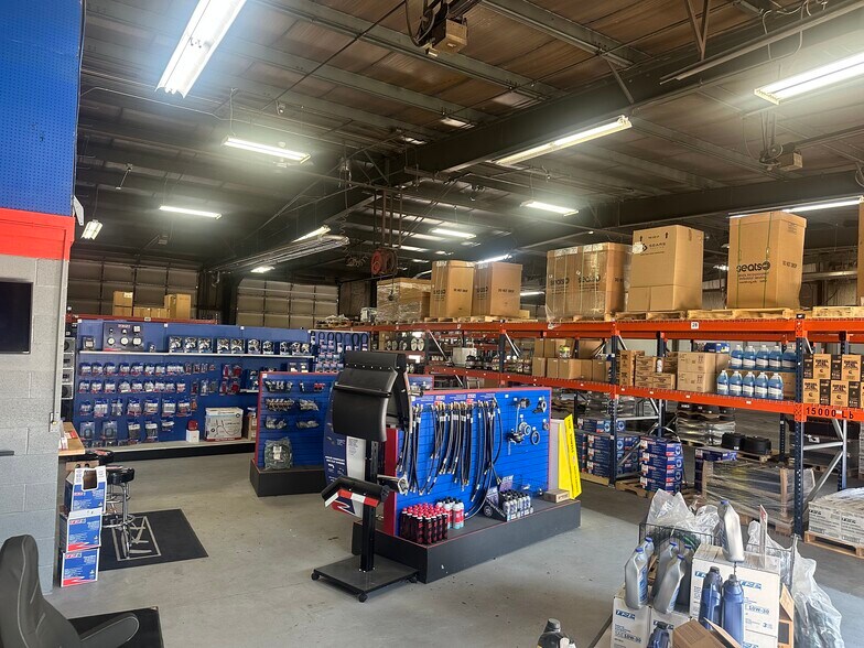 More Photos Of 5301 Crayton Ave, Cleveland Warehouse For Lease