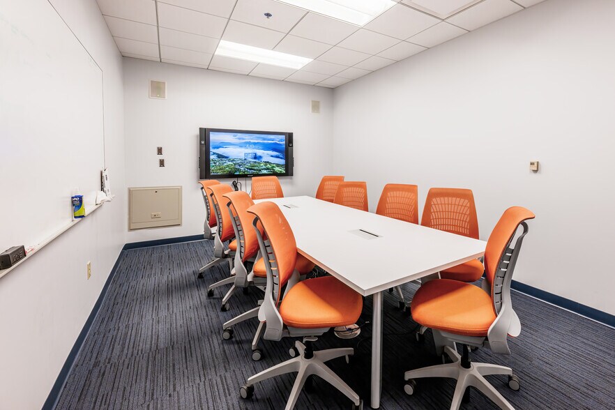 More Photos Of 10 Memorial Blvd, Providence Office For Lease