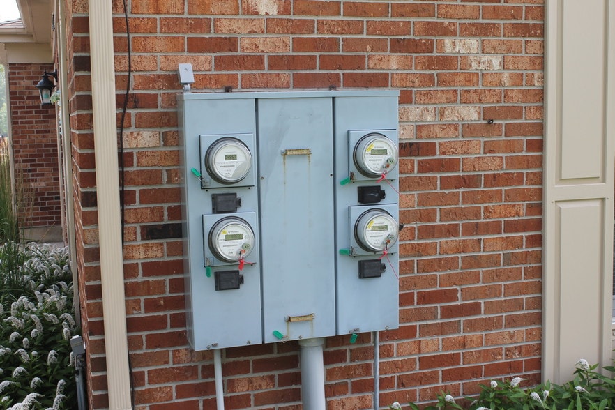 More Photos Of 421-425 Williamsburg Dr, Geneva Medical For Lease