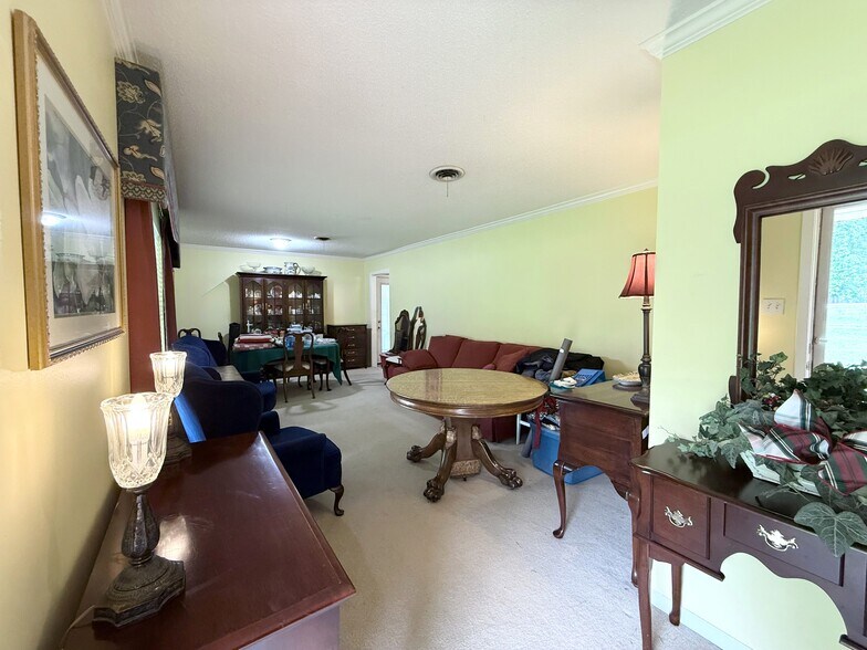 More Photos Of 608 S Pine St, Cabot Flex For Sale
