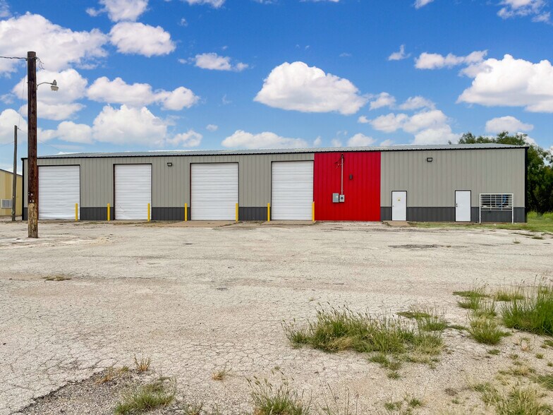 More Photos Of 2901 E Hwy 80, Abilene Warehouse For Lease