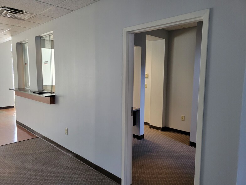 More Photos Of 784 Prince Ave, Athens Medical For Sale