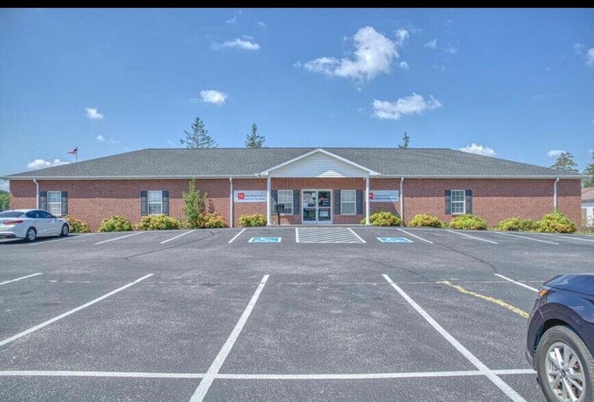 Primary Photo Of 715 Walker Dr, Smithville Office For Sale