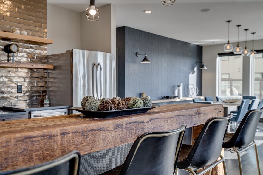 More Photos Of 2410 University Ave W, Saint Paul Apartments For Lease