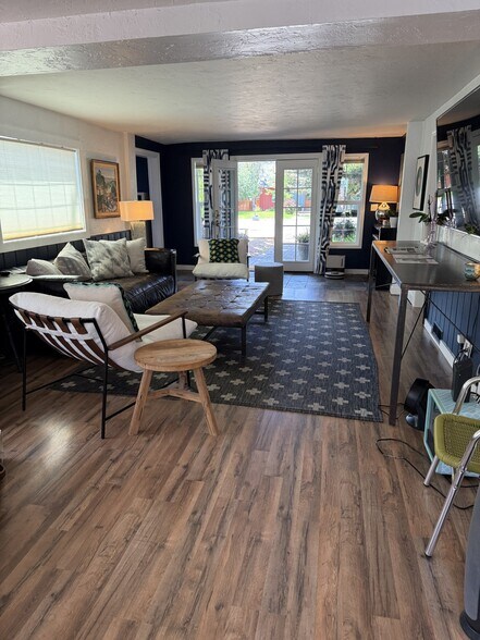 More Photos Of 416 N 1st Ave, Hailey Specialty For Sale
