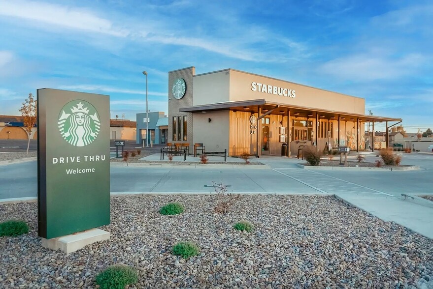 Primary Photo Of 505 E 20th St, Farmington Fast Food For Sale