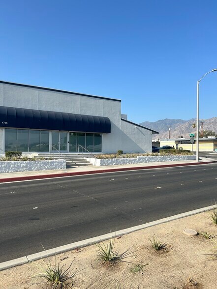 More Photos Of 4765 E Ramon Rd, Palm Springs Storefront Retail Office For Sale