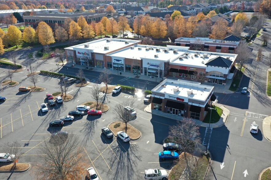 More Photos Of 1916-1930 Sardis Rd N, Charlotte Unknown For Lease