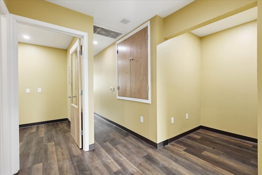 More Photos Of 641 S Prince St, Lancaster Storefront For Sale