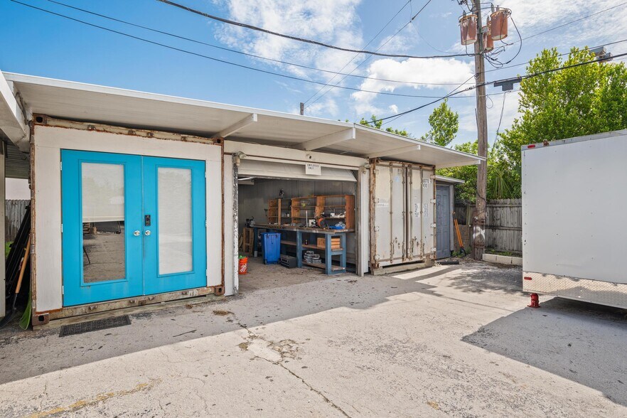 More Photos Of 4349 Louis Ave, Holiday Warehouse For Sale
