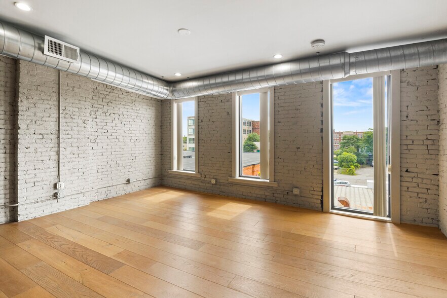 515 State St, Rochester, NY 14608 Storefront Retail Office For Sale