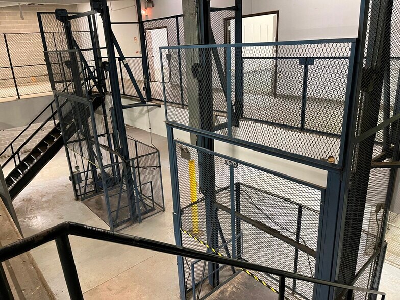 More Photos Of 822 W Wilson Ave, Chicago Warehouse For Lease