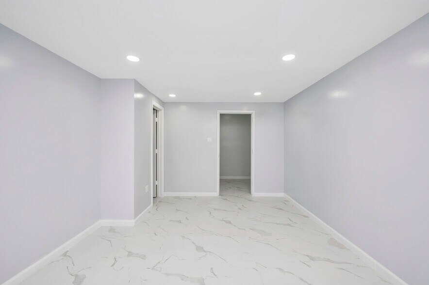 More Photos Of 1840 Falmouth Ave, New Hyde Park Warehouse For Sale
