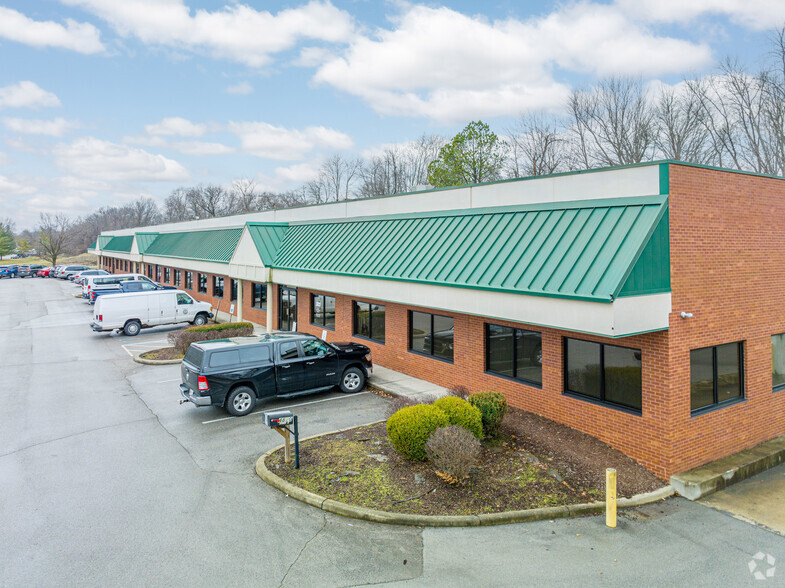 Primary Photo Of 4800-4820 Poplar Place Dr, Louisville Showroom For Lease