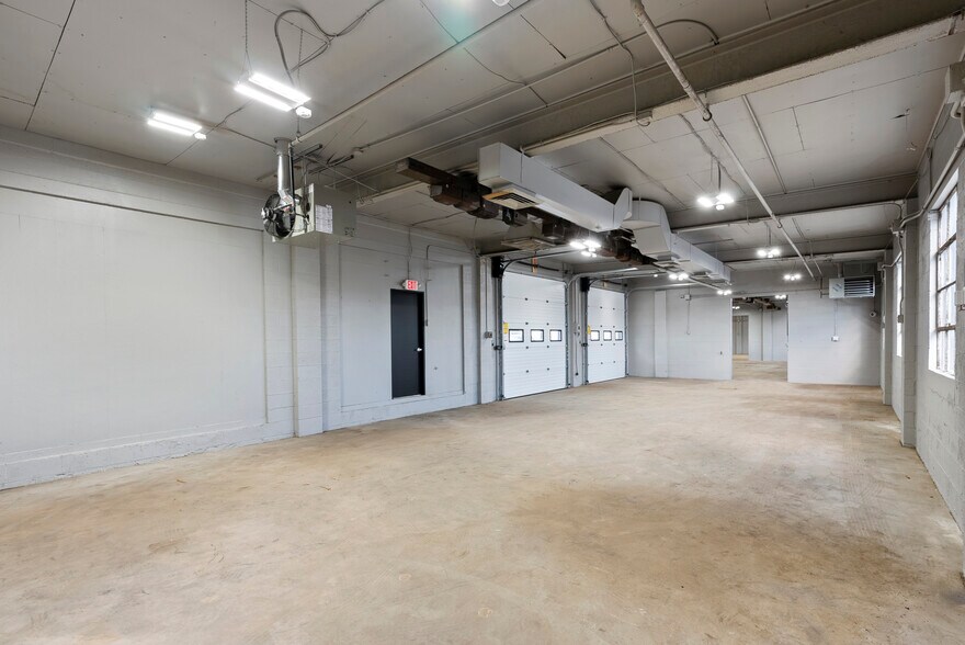 More Photos Of 5 Webb St, Windsor Locks Manufacturing For Lease