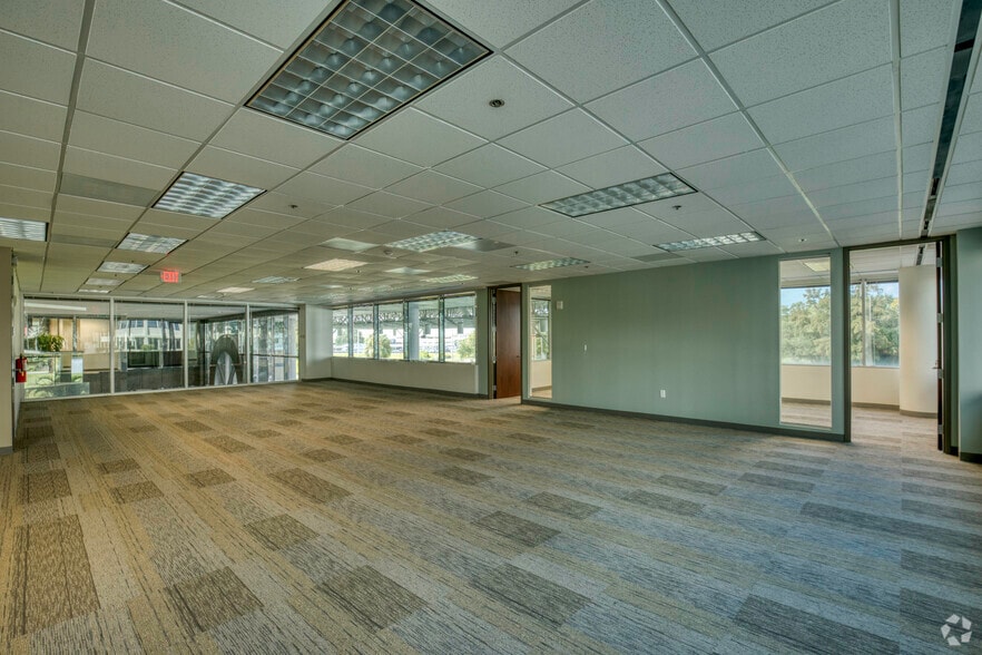 More Photos Of 600 N Westshore Blvd, Tampa Office For Lease