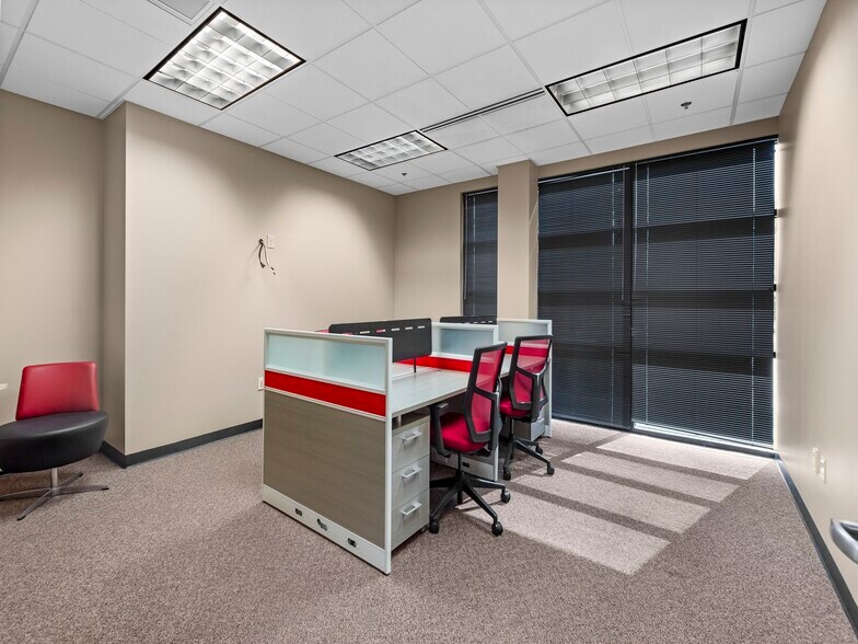 More Photos Of 174 Clarkson Rd, Ballwin Office For Sale