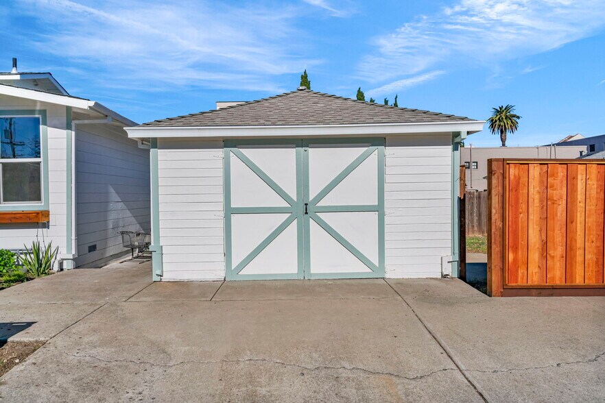 More Photos Of 937 Las Juntas St, Martinez Apartments For Sale