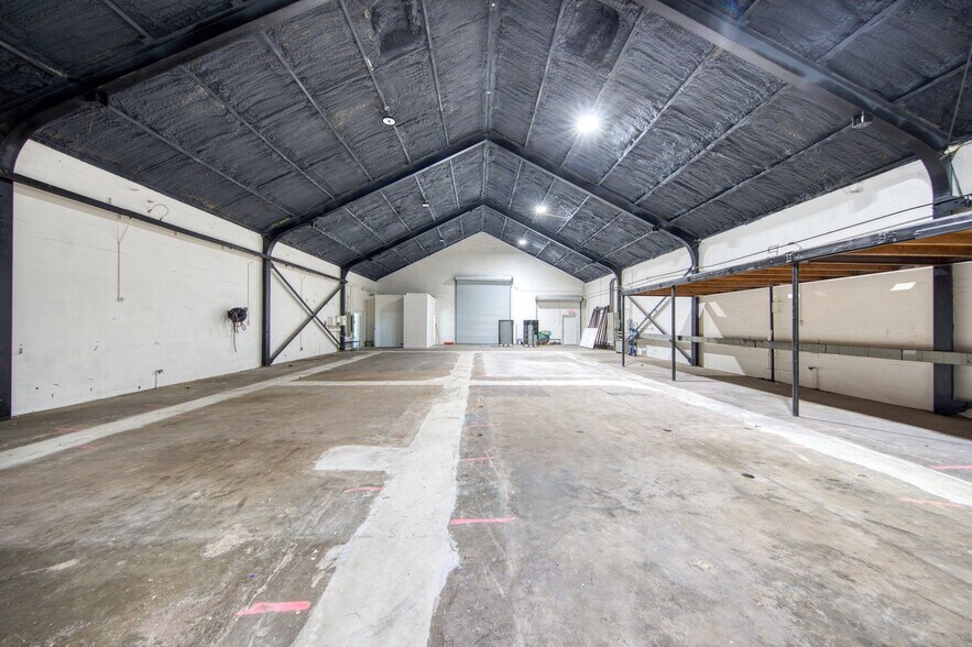 More Photos Of 3284 Morris St, Saint Petersburg Warehouse For Sale